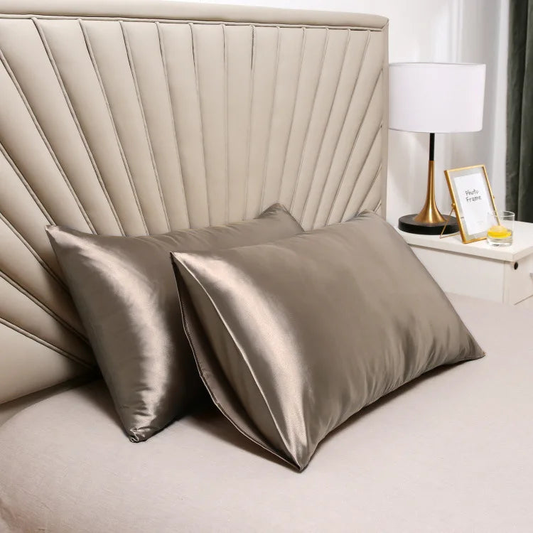 Tait d'oreiller en satin