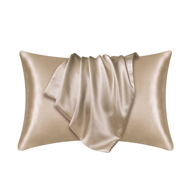 Tait d'oreiller en satin