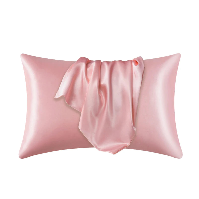 Tait d'oreiller en satin