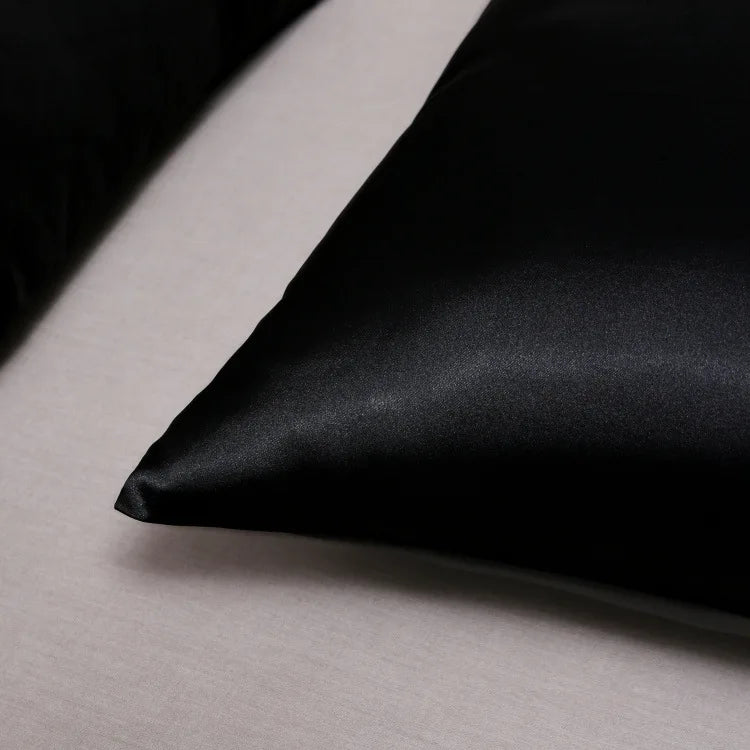 Tait d'oreiller en satin