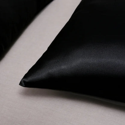 Tait d'oreiller en satin