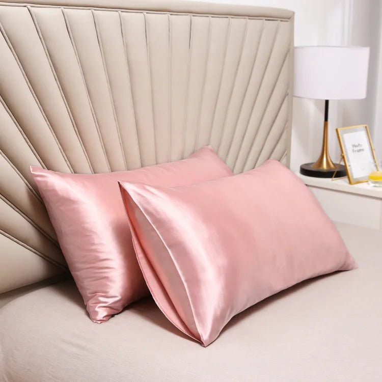 Tait d'oreiller en satin