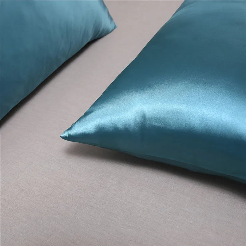 Tait d'oreiller en satin